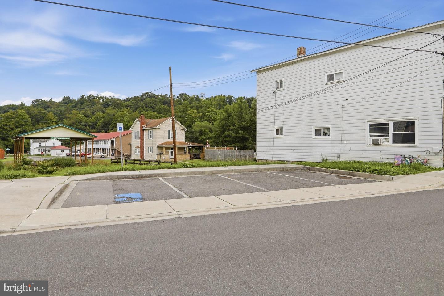 14811 Broadway Property Photo 33