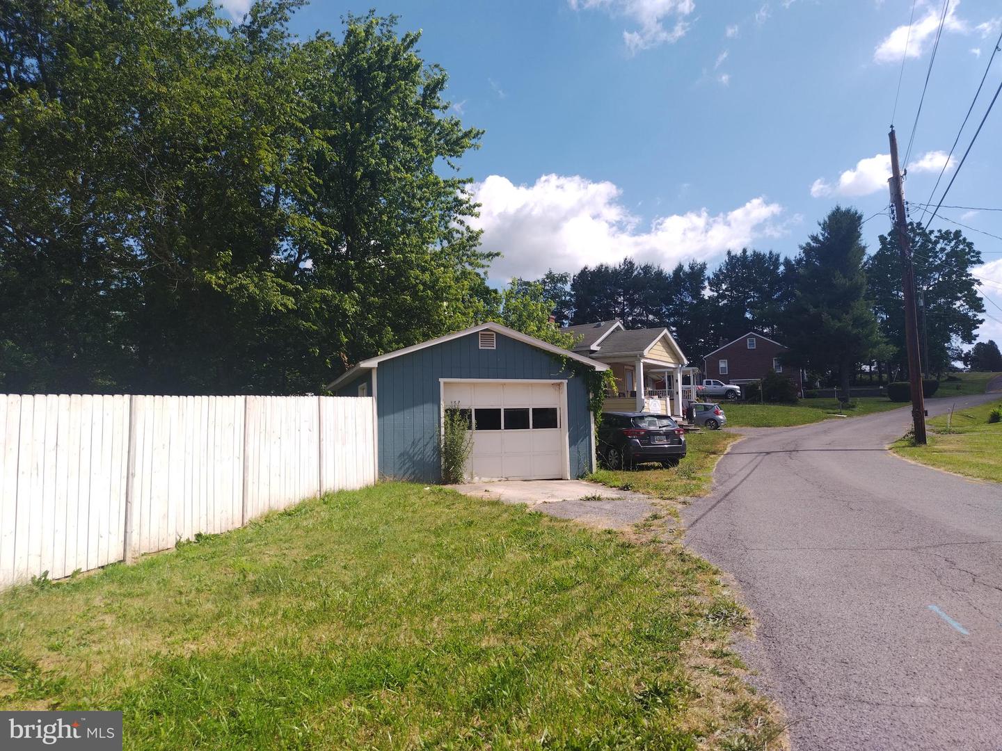 22 Davidson St Property Photo 7