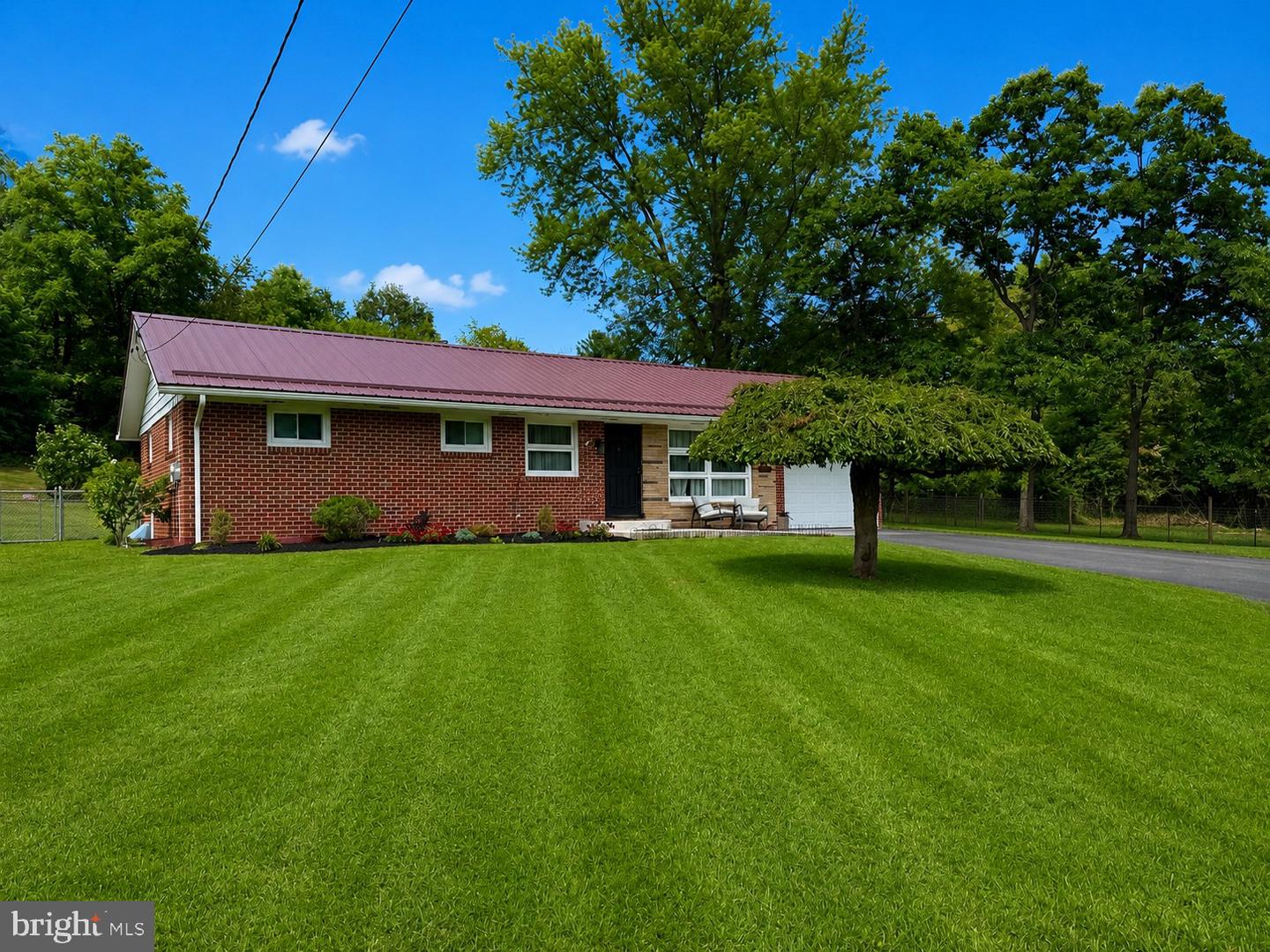 18613 Circle Dr Property Photo 2