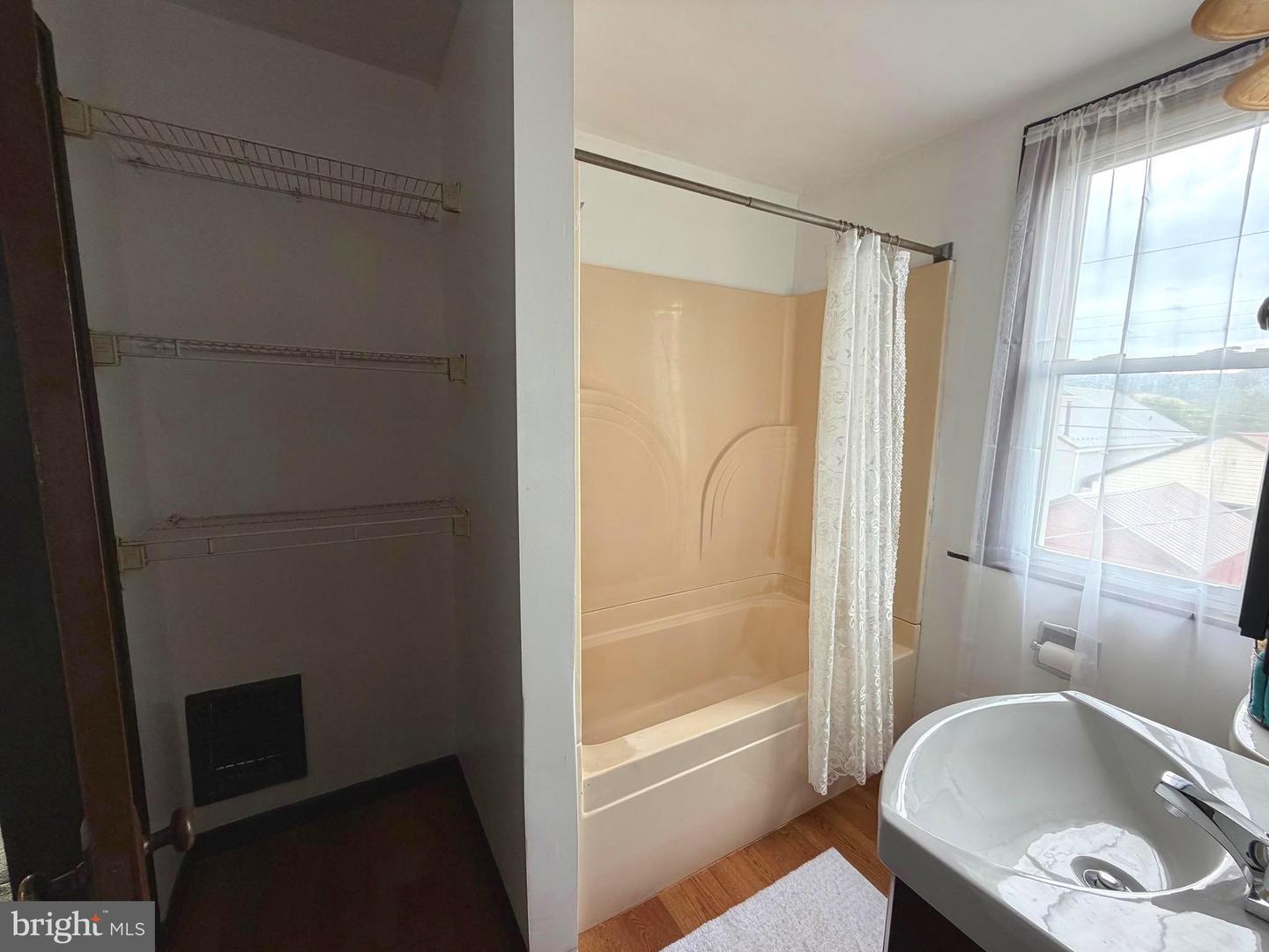 22 S Massachusetts Ave Property Photo 15