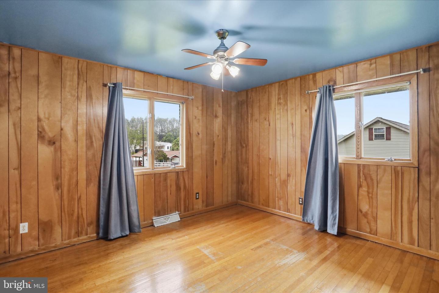 10233 Parkersburg Rd Property Photo 11
