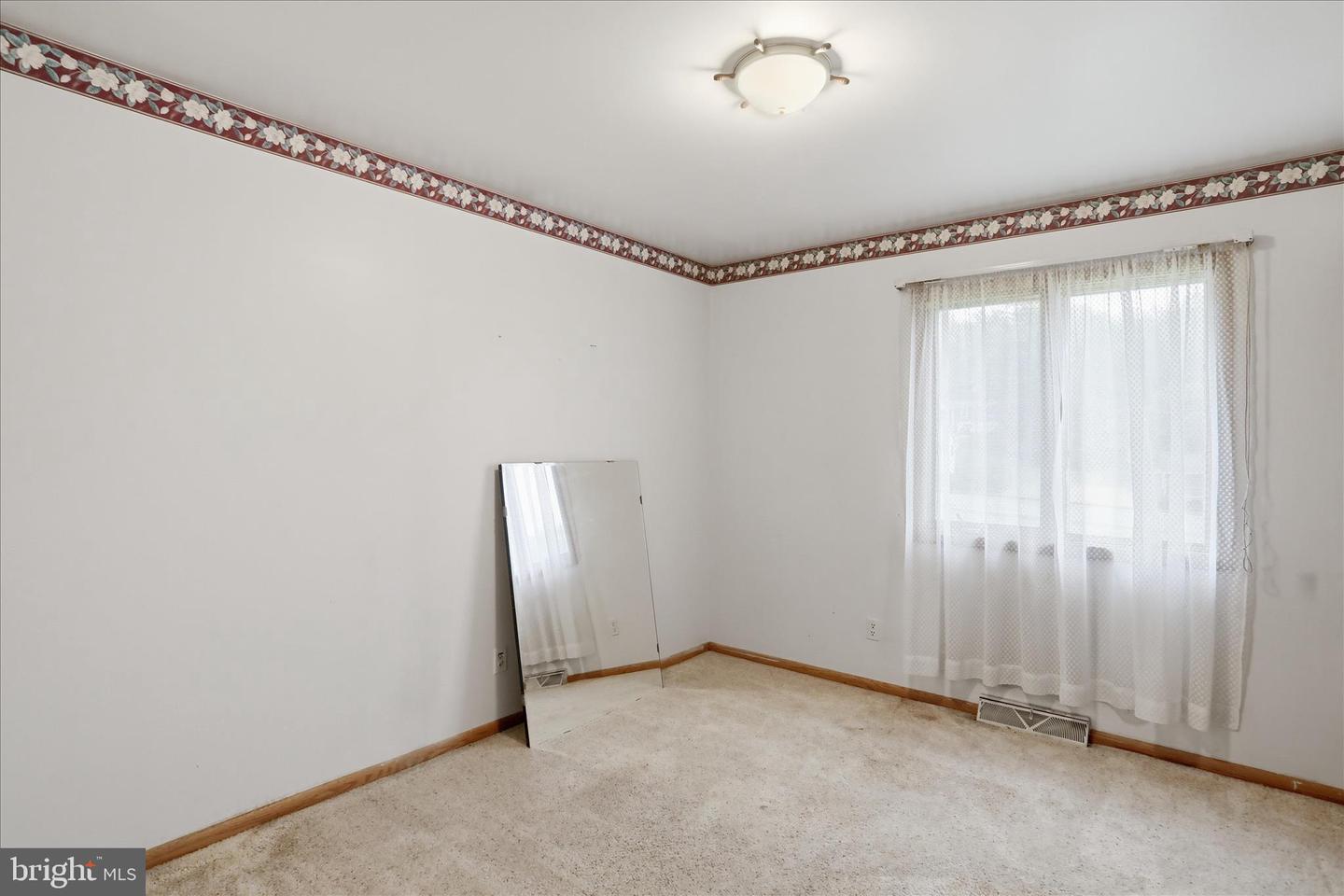 10233 Parkersburg Rd Property Photo 13