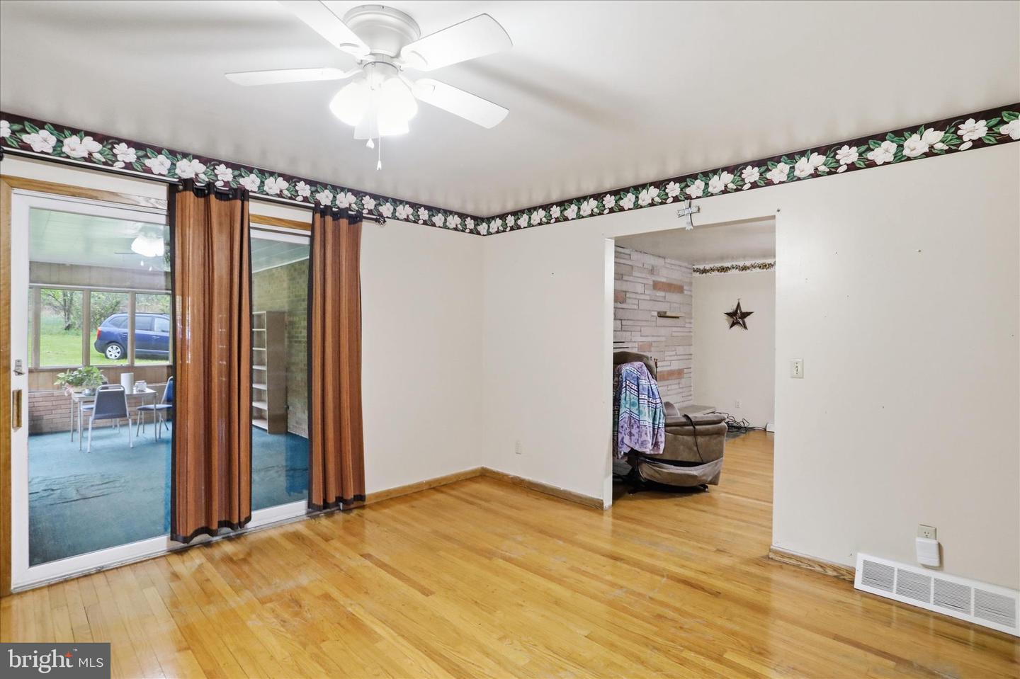 10233 Parkersburg Rd Property Photo 22