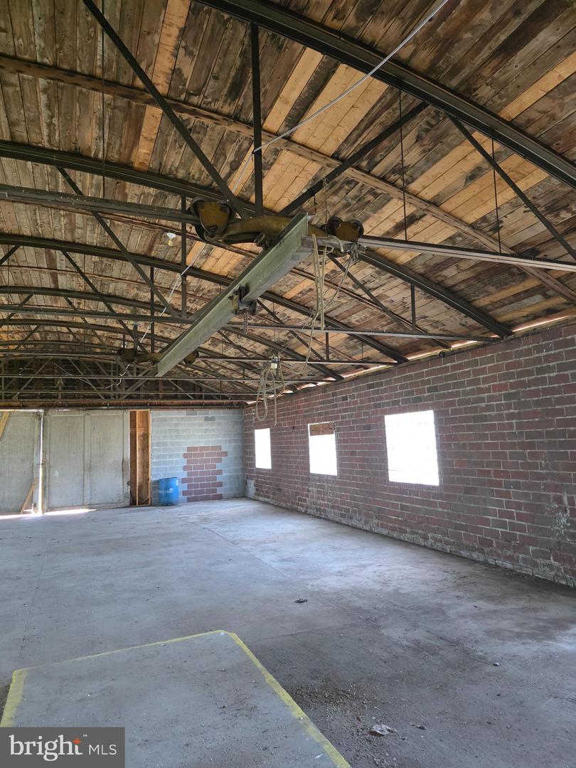 612 Braddock Ave Property Photo 8
