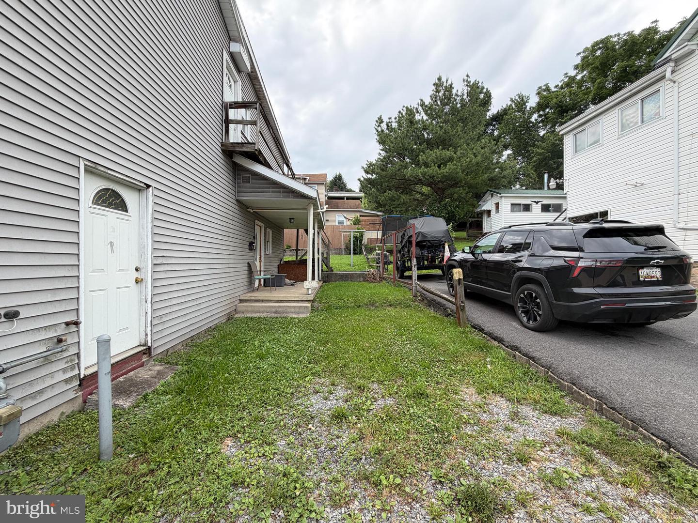 301 Rock St Property Photo 4