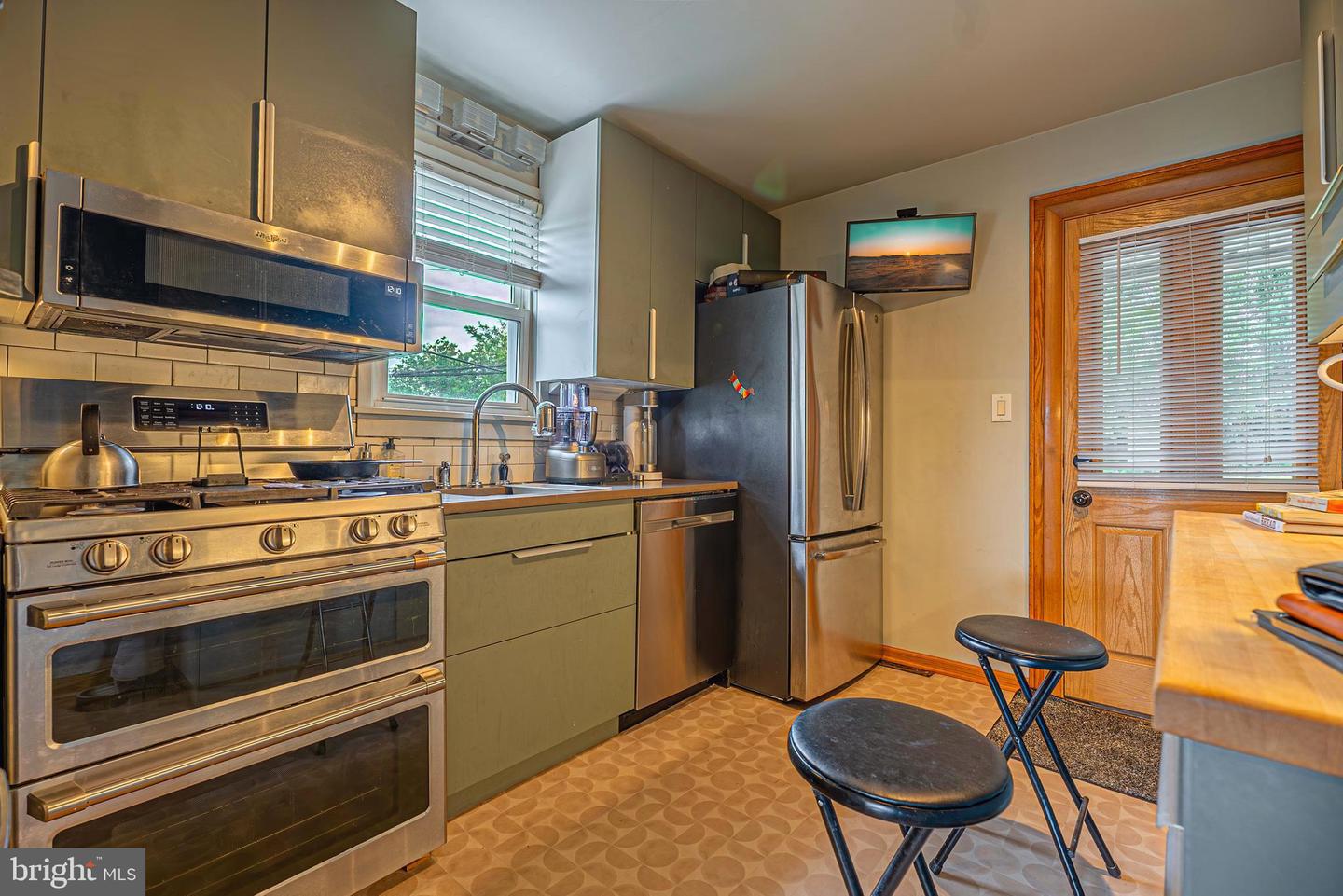 1000 Kent Ave Property Photo 17