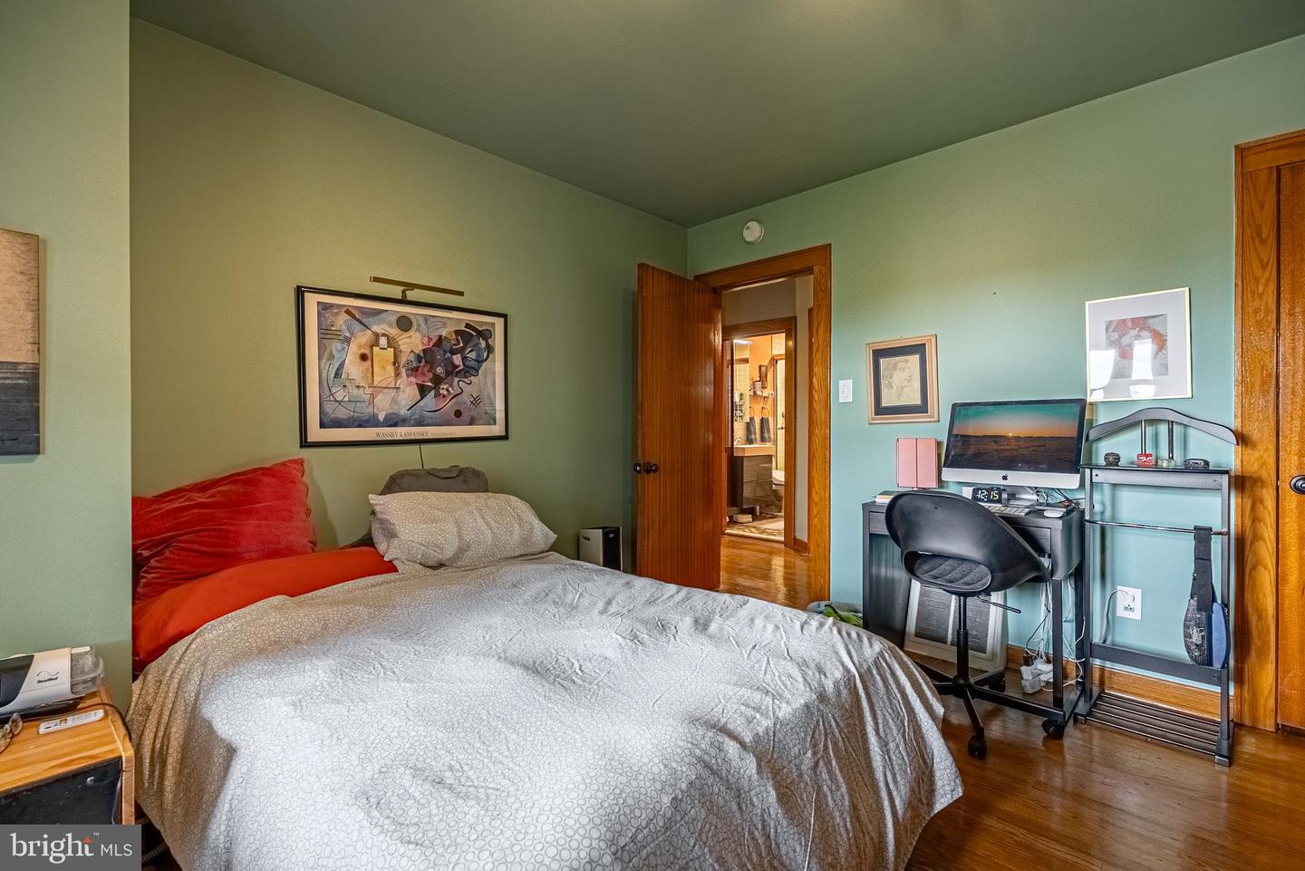 1000 Kent Ave Property Photo 19