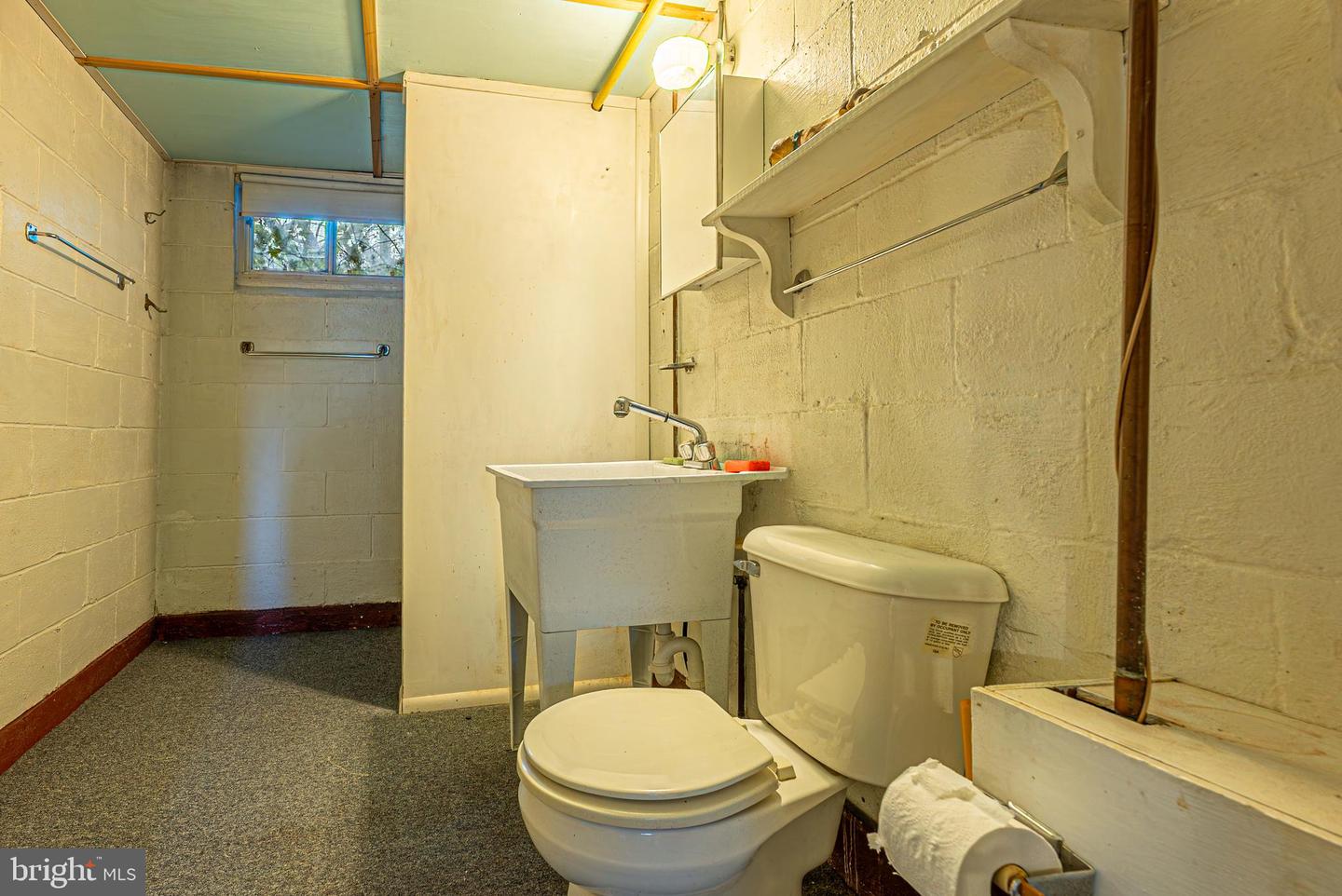1000 Kent Ave Property Photo 30
