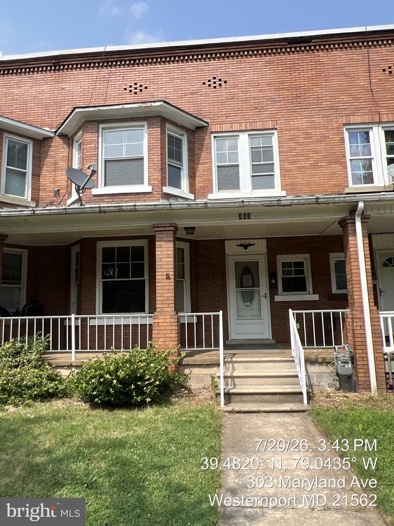 303 Maryland Ave Property Photo 1