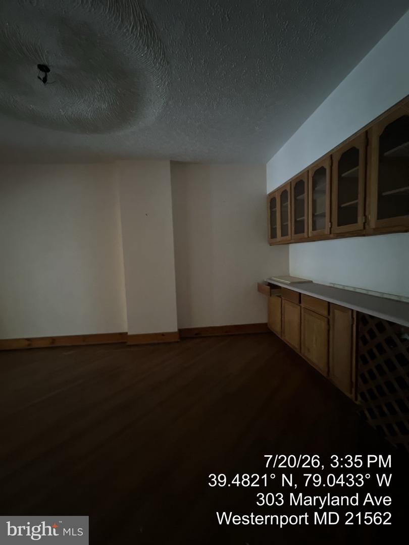 303 Maryland Ave Property Photo 13