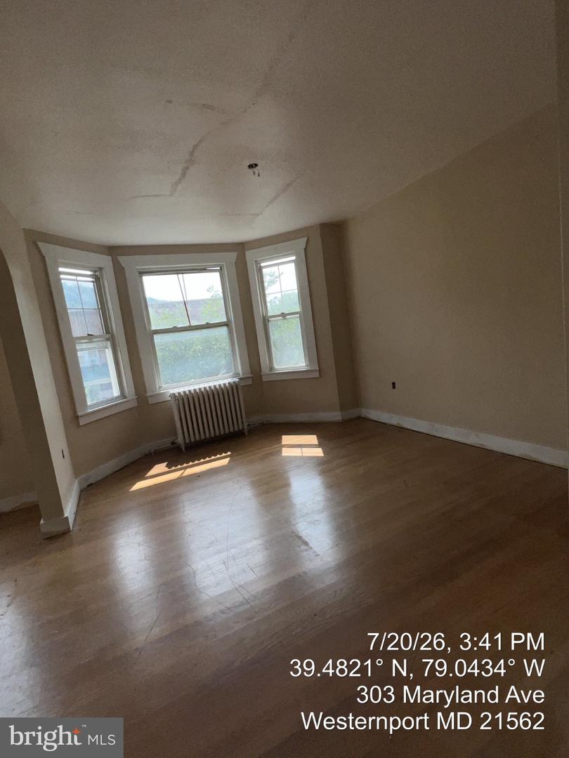 303 Maryland Ave Property Photo 19