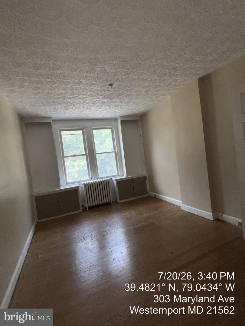 303 Maryland Ave Property Photo 24