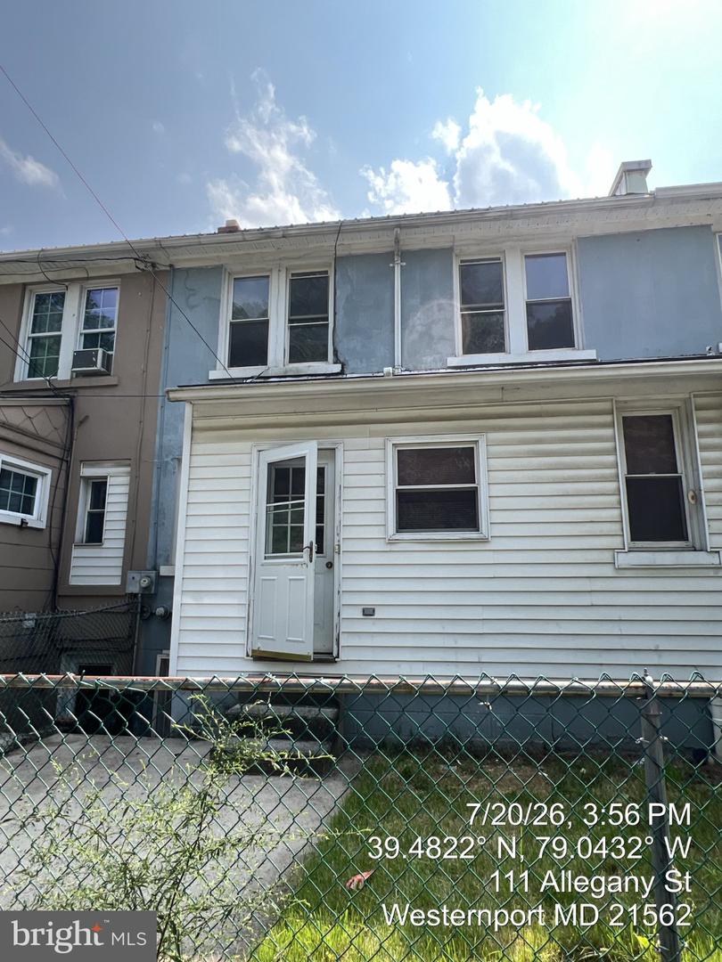 303 Maryland Ave Property Photo 33