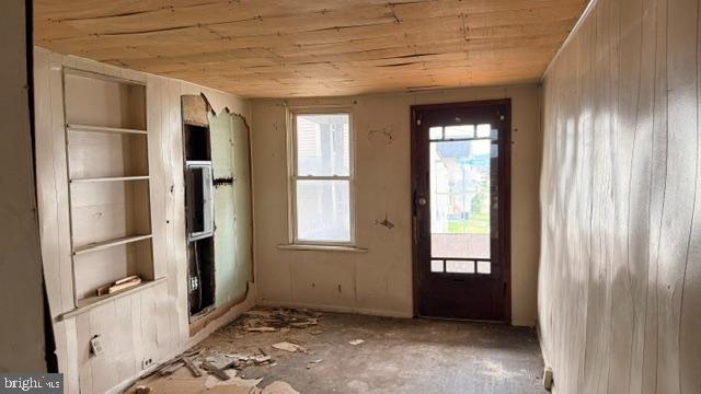 32 W First St Property Photo 16