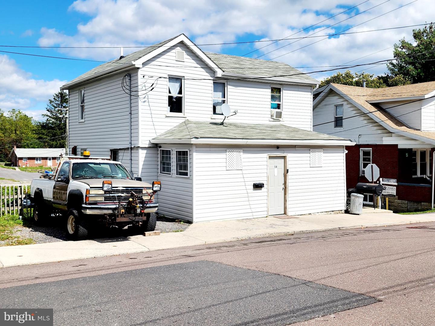 54 E COLLEGE AVE Property Photo 1