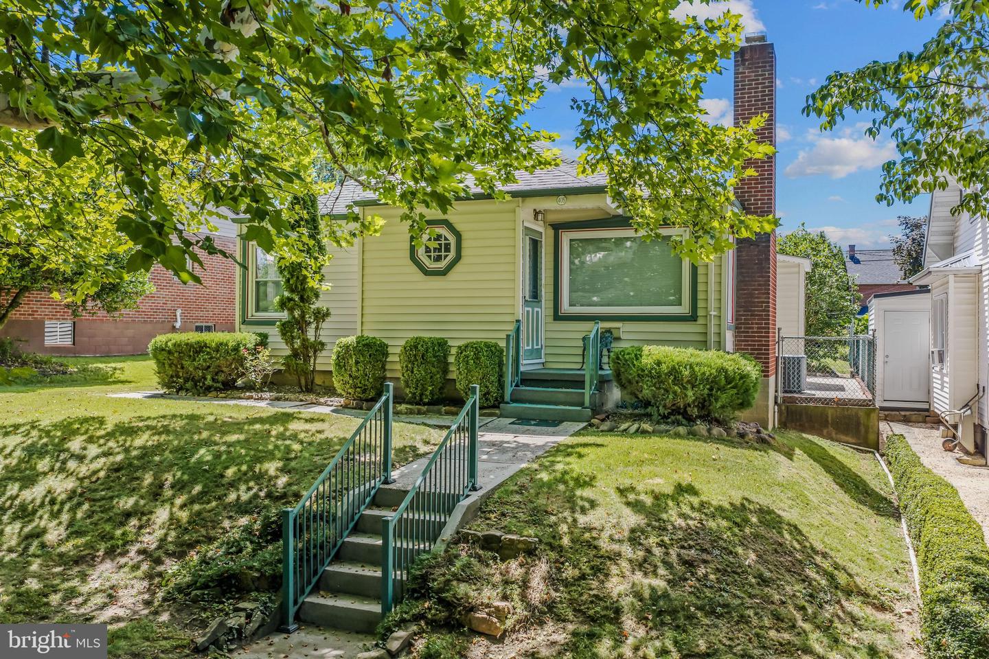 405 Caroline St Property Photo 2