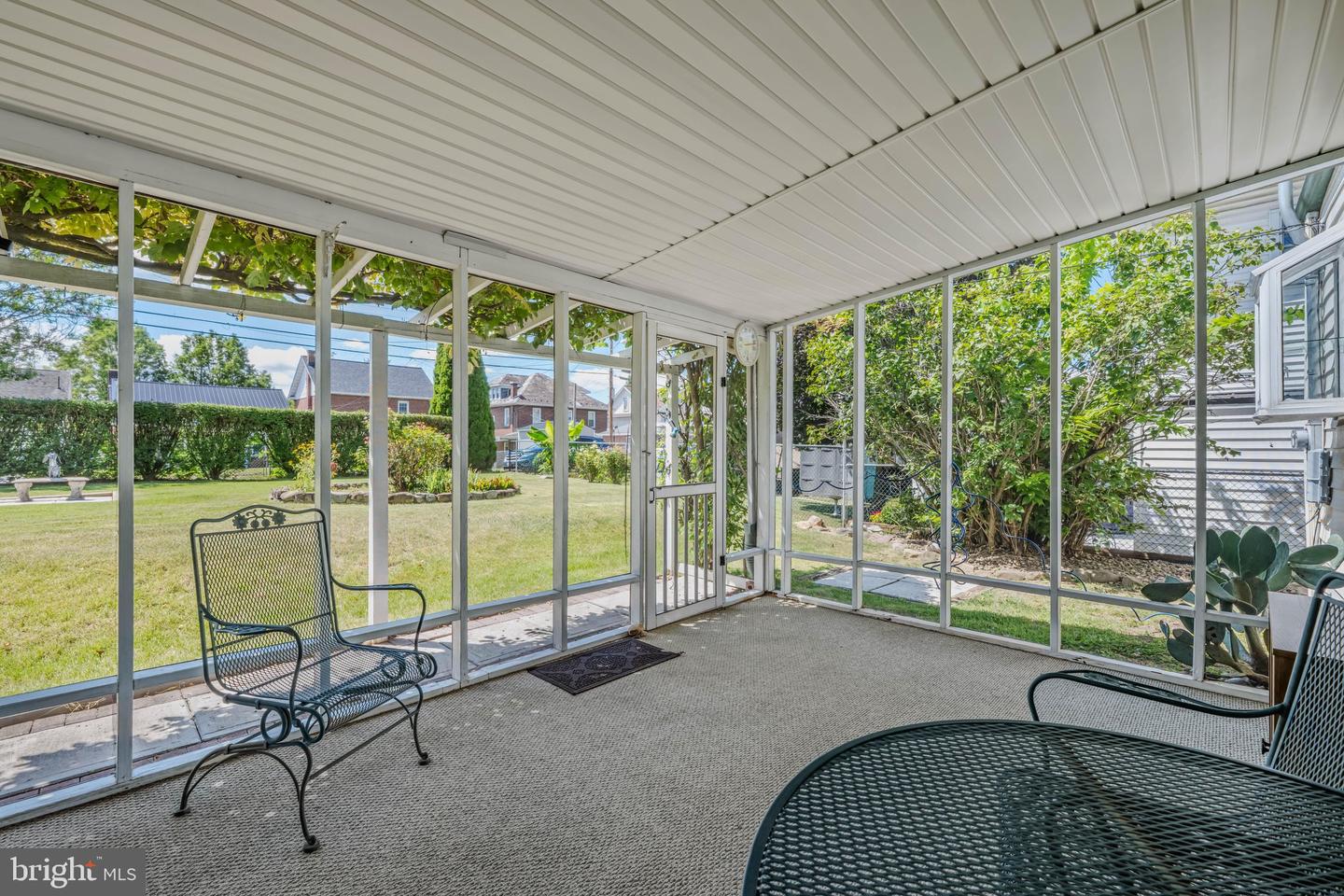 405 Caroline St Property Photo 24