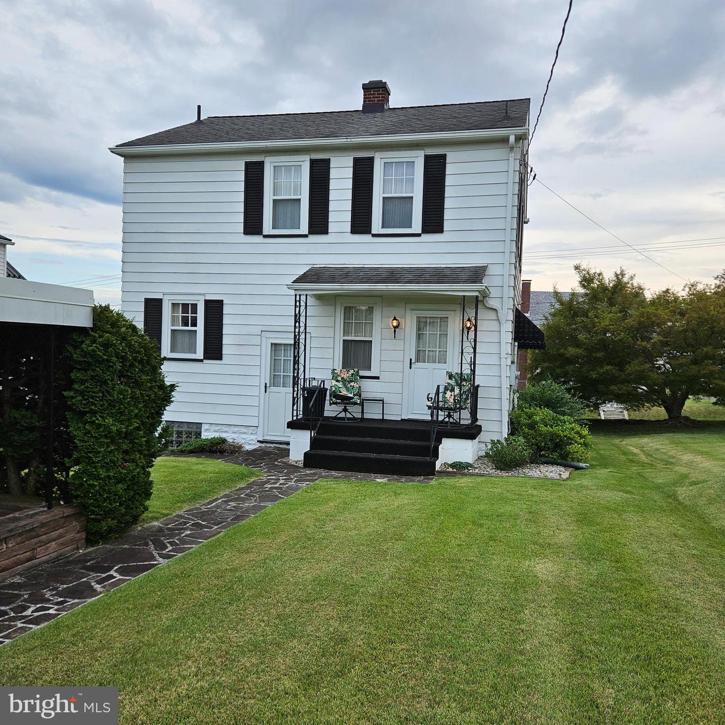 1306 E Oldtown Rd Property Photo 3