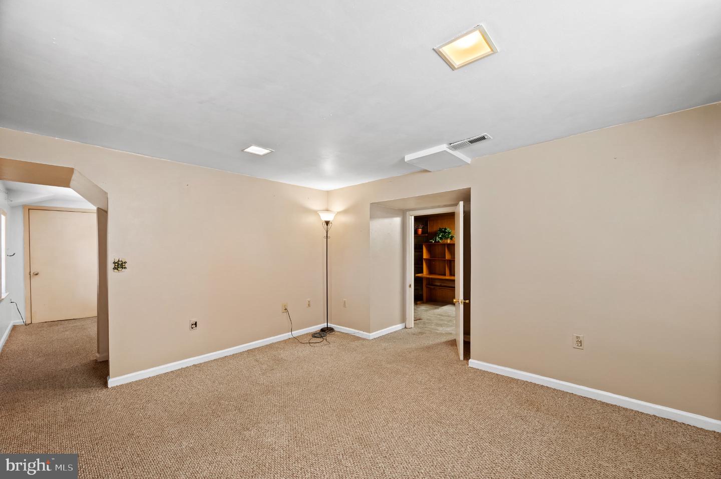 407 Ridgewood Ave Property Photo 8