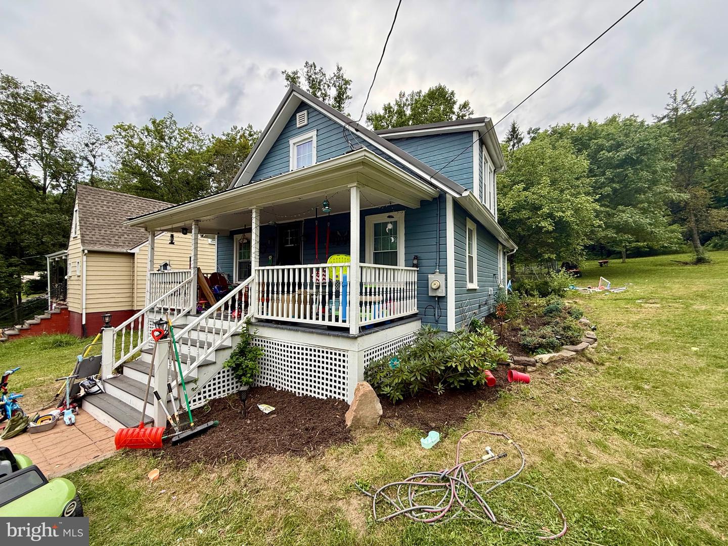 12011 Amherst Ave Ne Property Photo 1