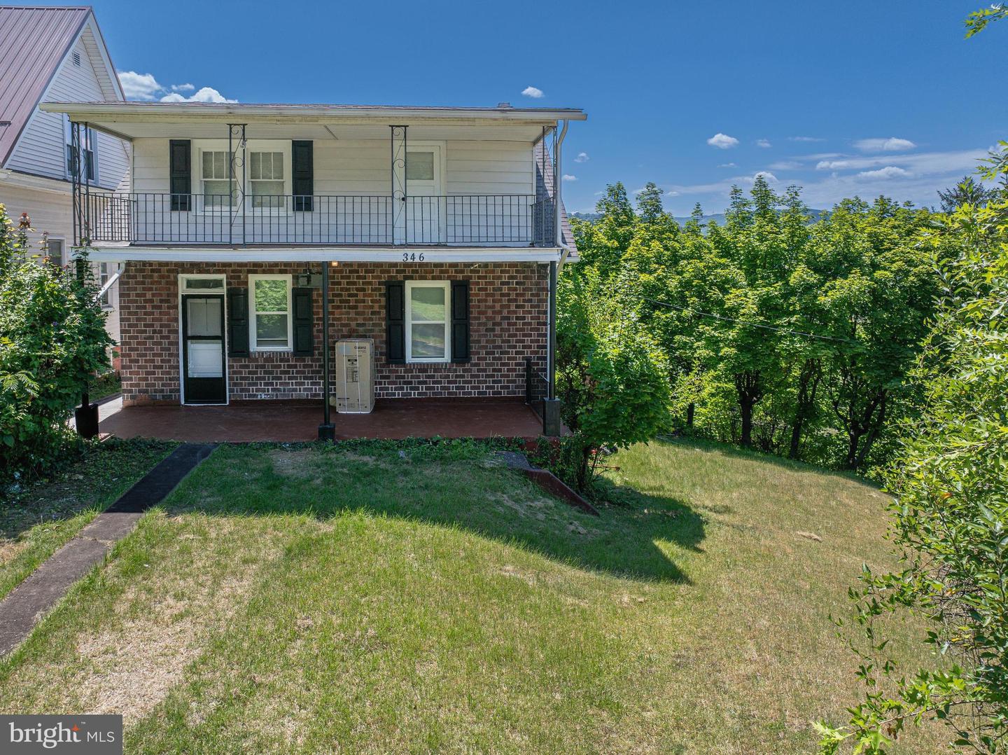 346 Williams St Property Photo 1