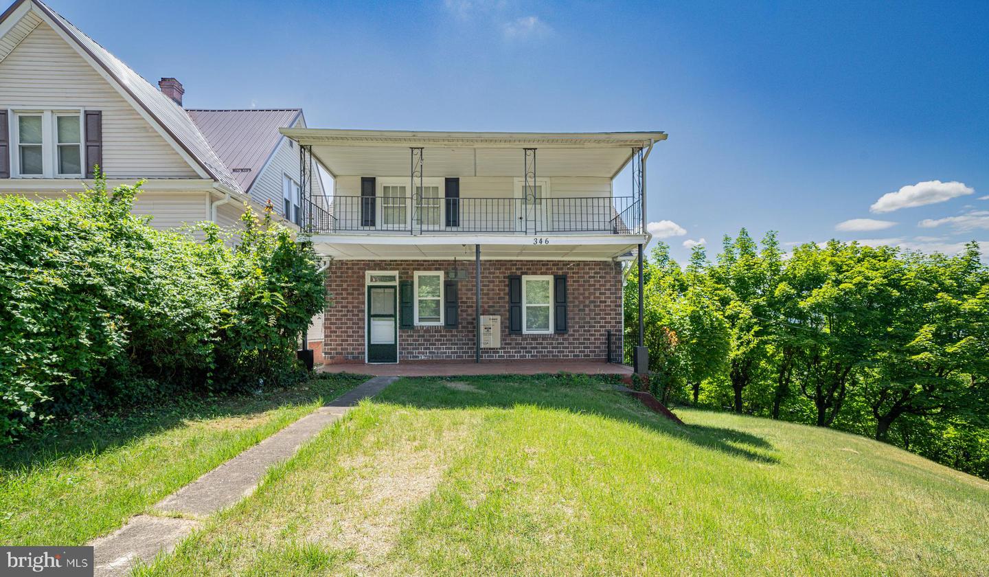 346 Williams St Property Photo 2
