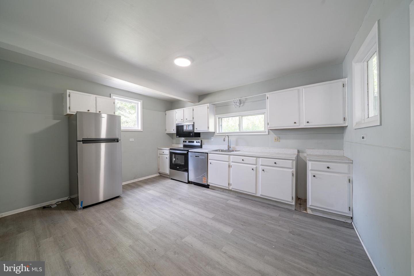 467 Goethe St Property Photo 6