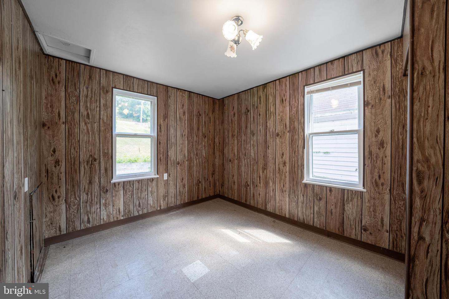 467 Goethe St Property Photo 12
