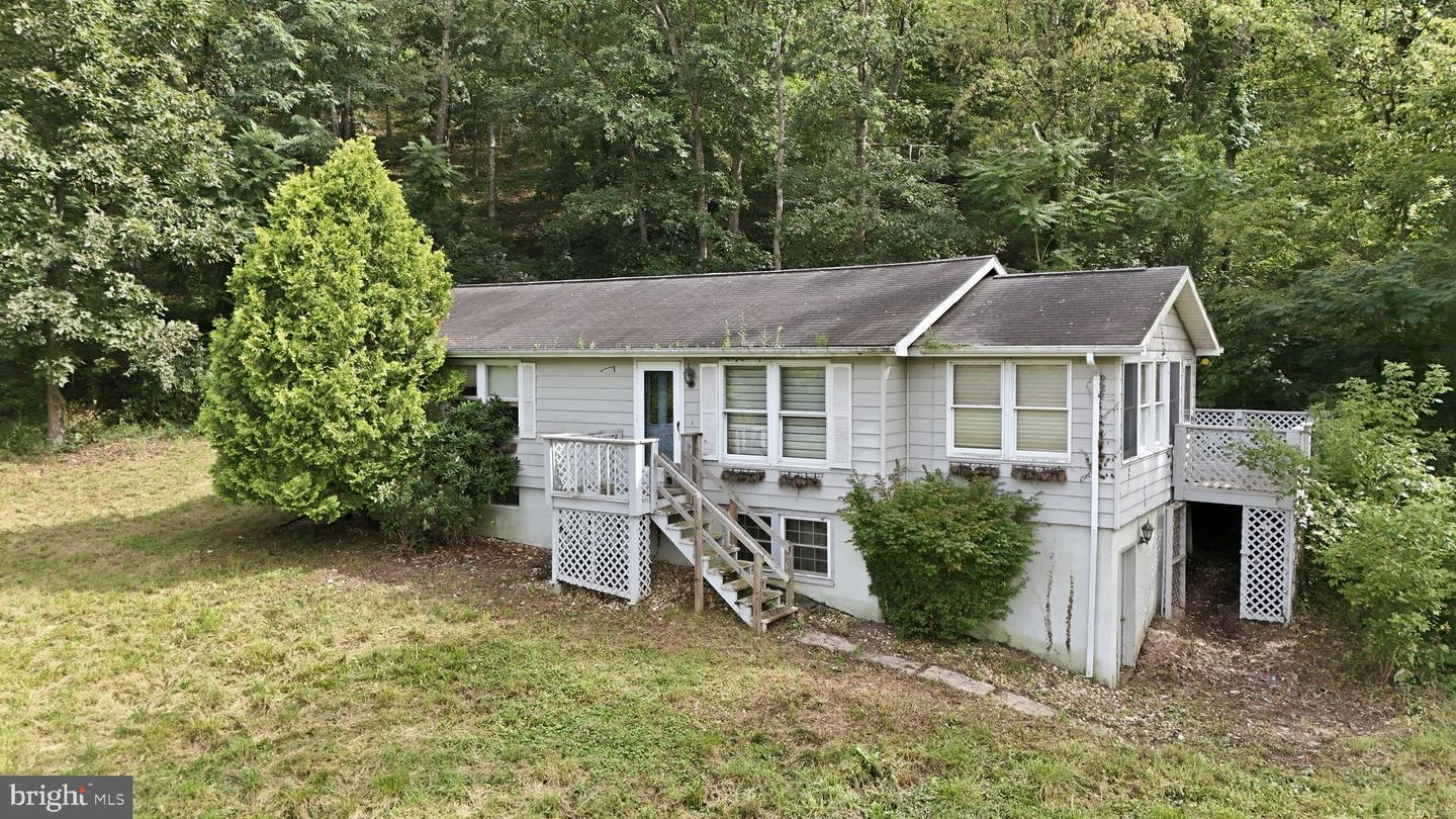 1513 Rosewood St Property Photo 1