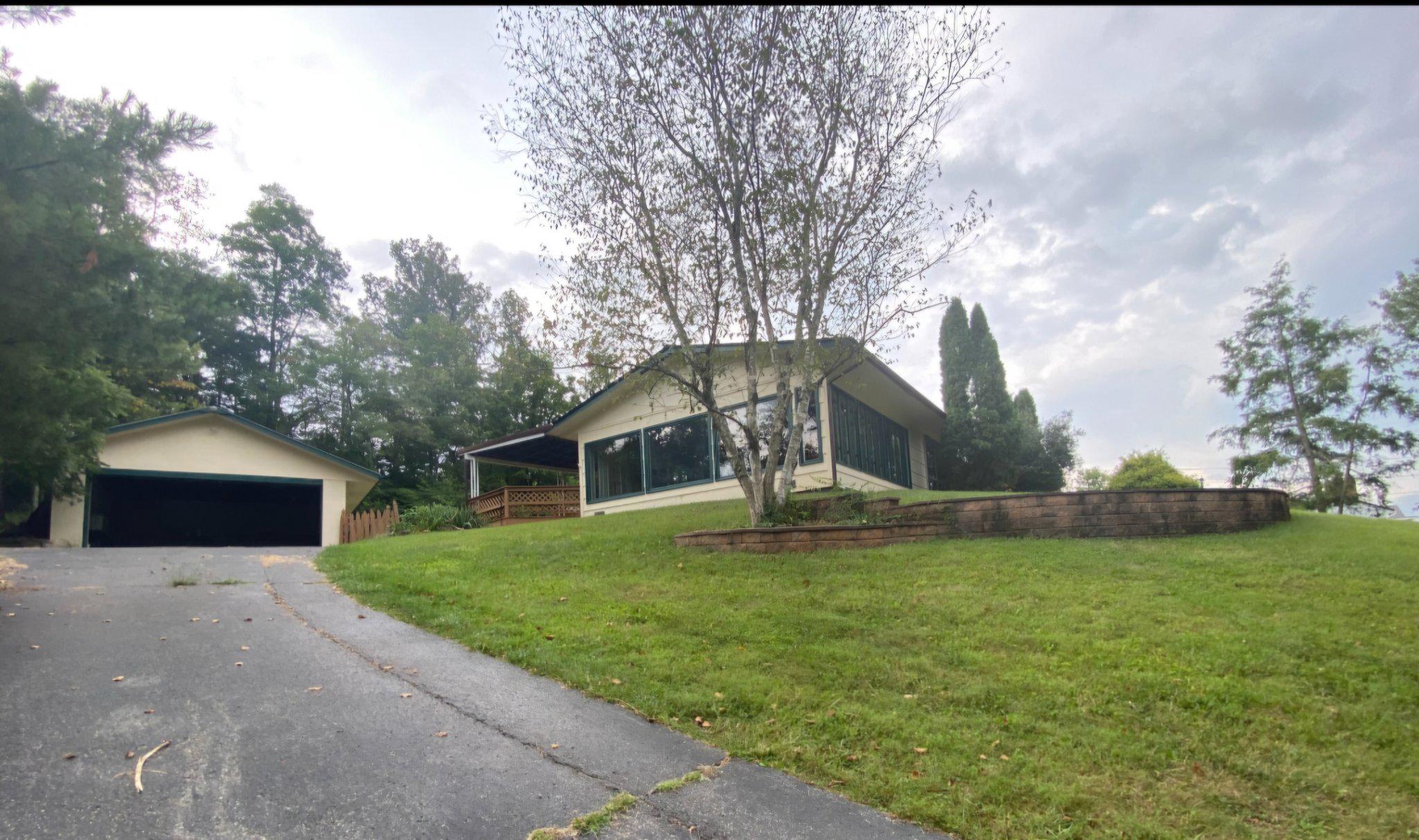 1807 Holland St Property Photo 2