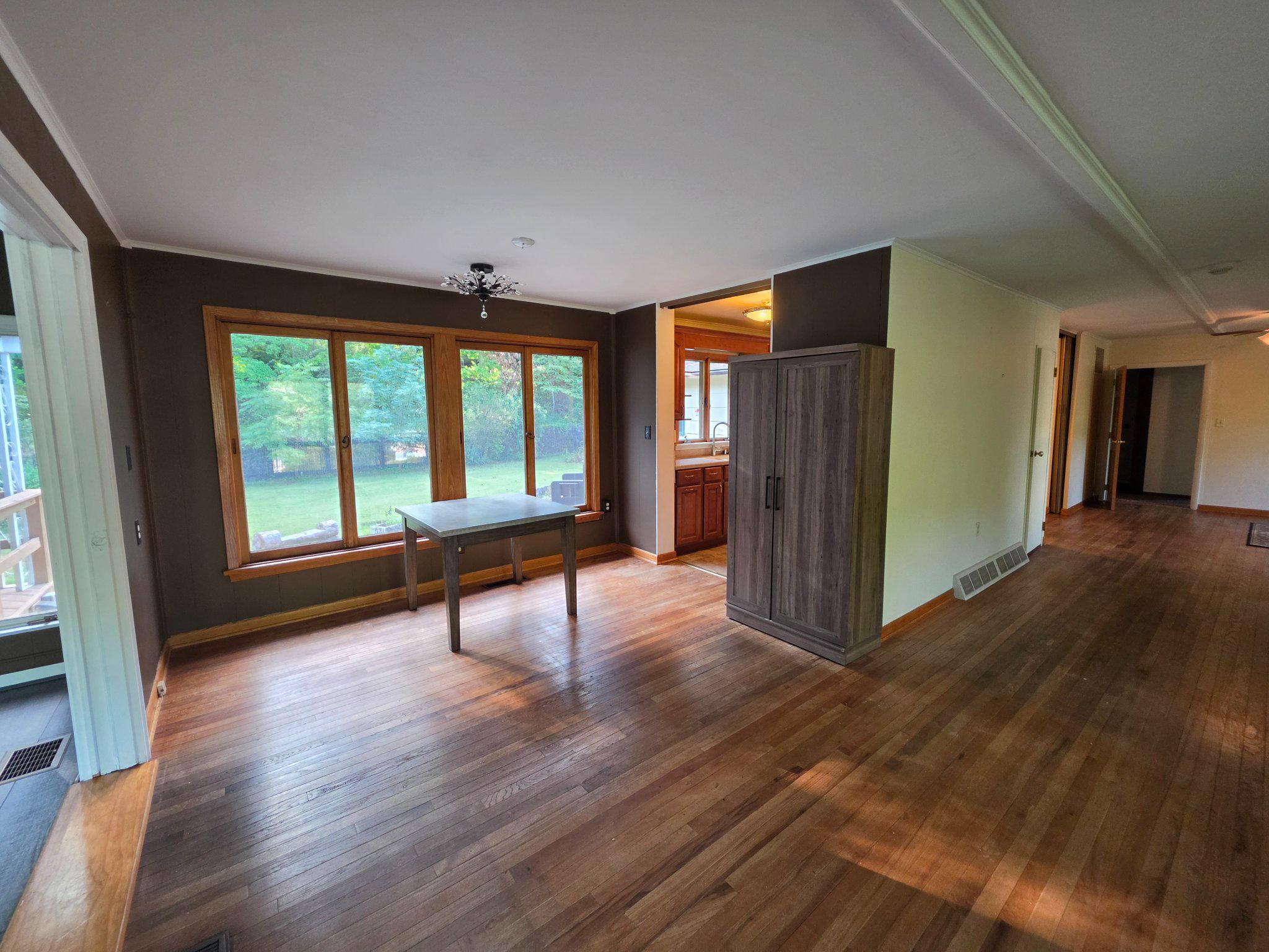 1807 Holland St Property Photo 11