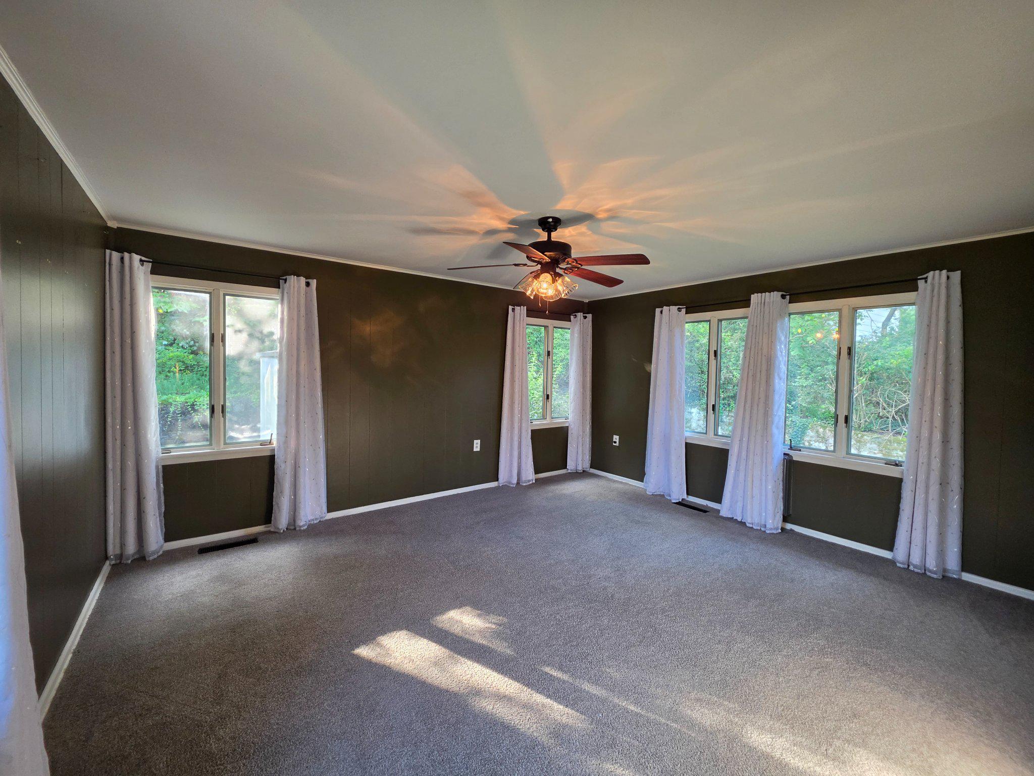 1807 Holland St Property Photo 16