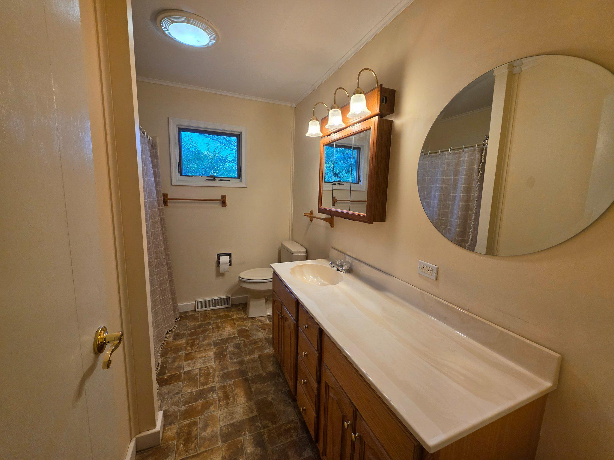 1807 Holland St Property Photo 24