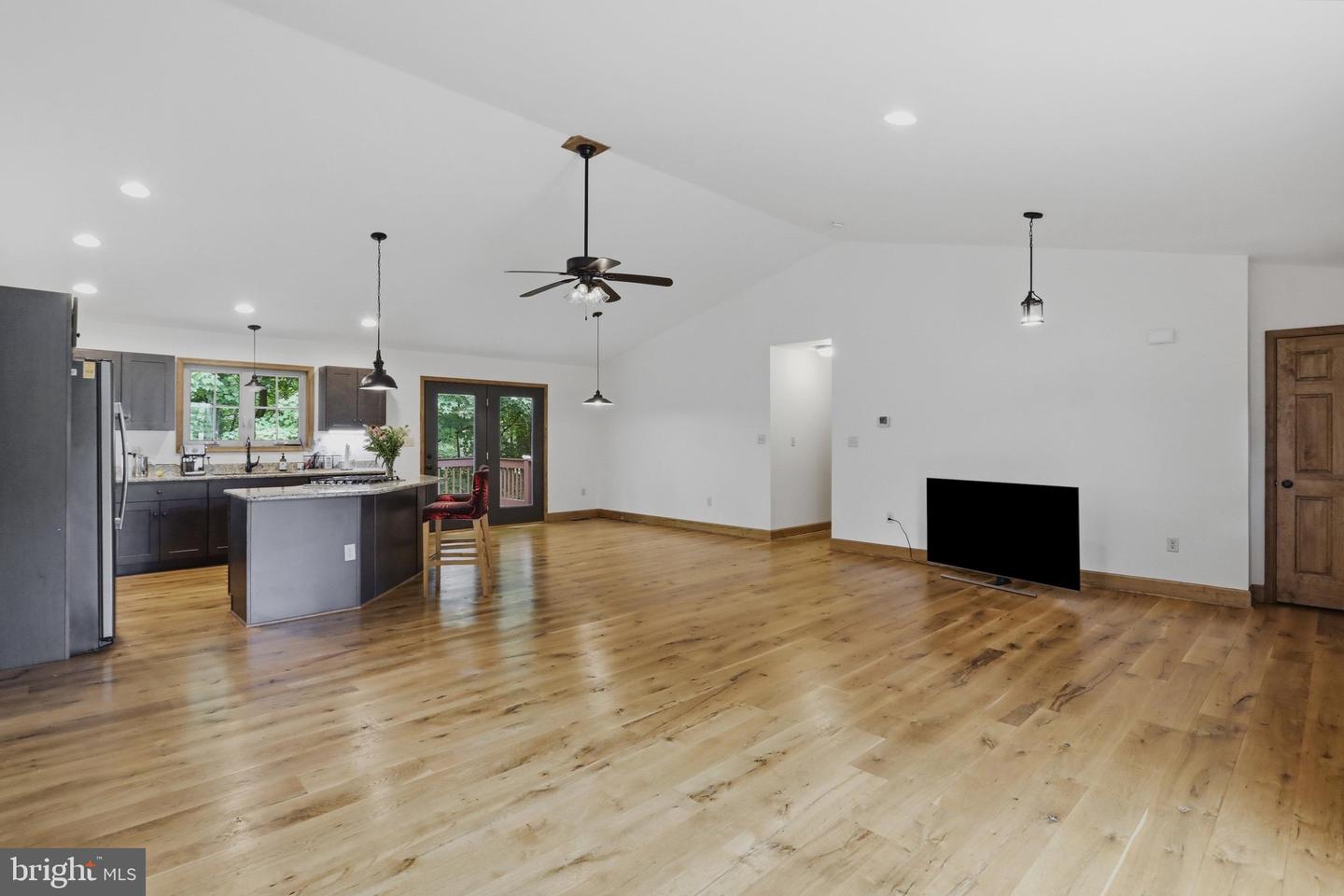 35701 National Pike Ne Property Photo 8
