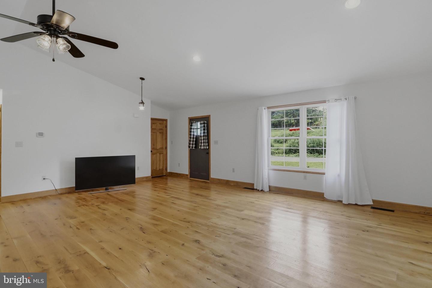 35701 National Pike Ne Property Photo 9