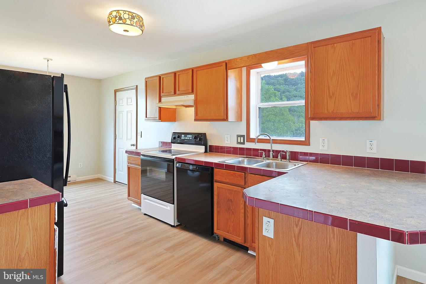 8 Furnace St Property Photo 8