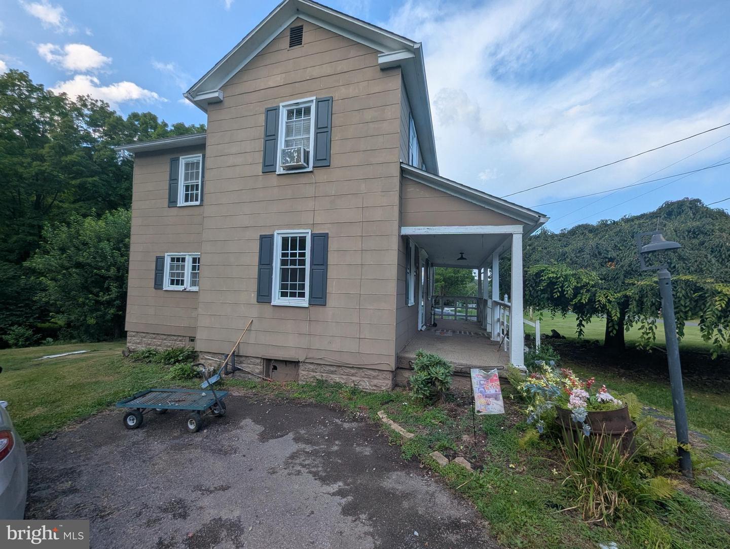 16911 Dutch Hollow Rd Property Photo 6