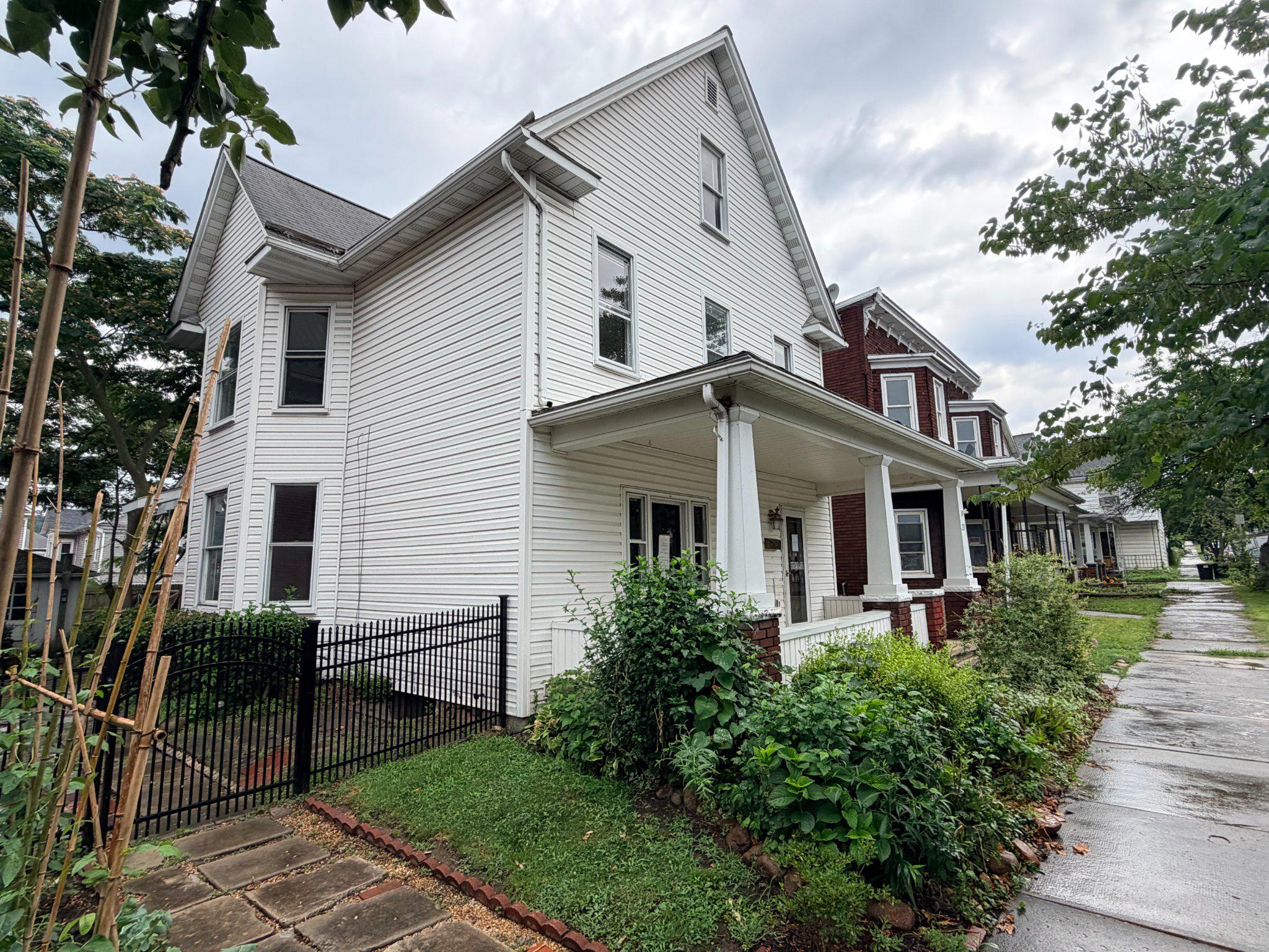 231 Race St Property Photo 2