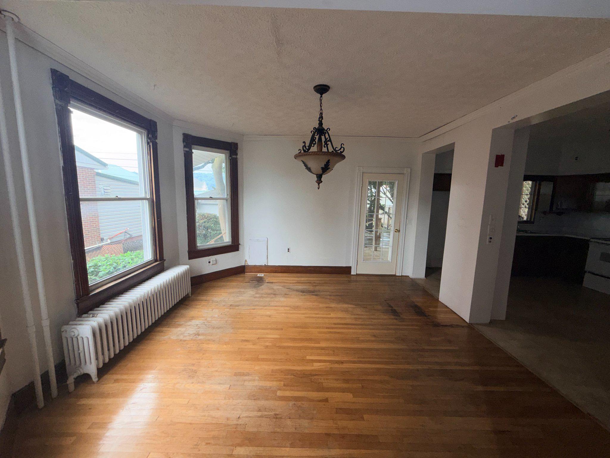 231 Race St Property Photo 4