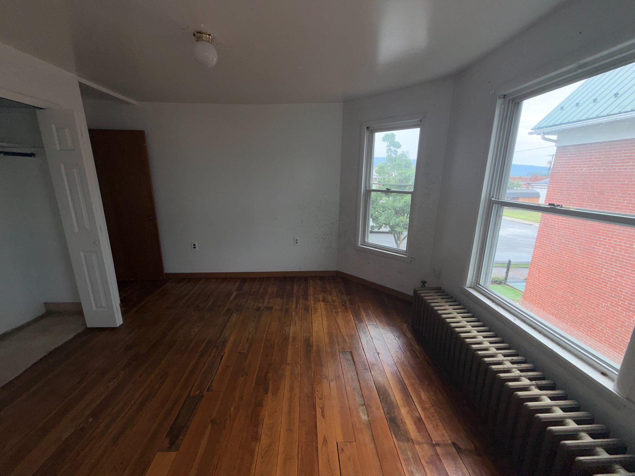 231 Race St Property Photo 12