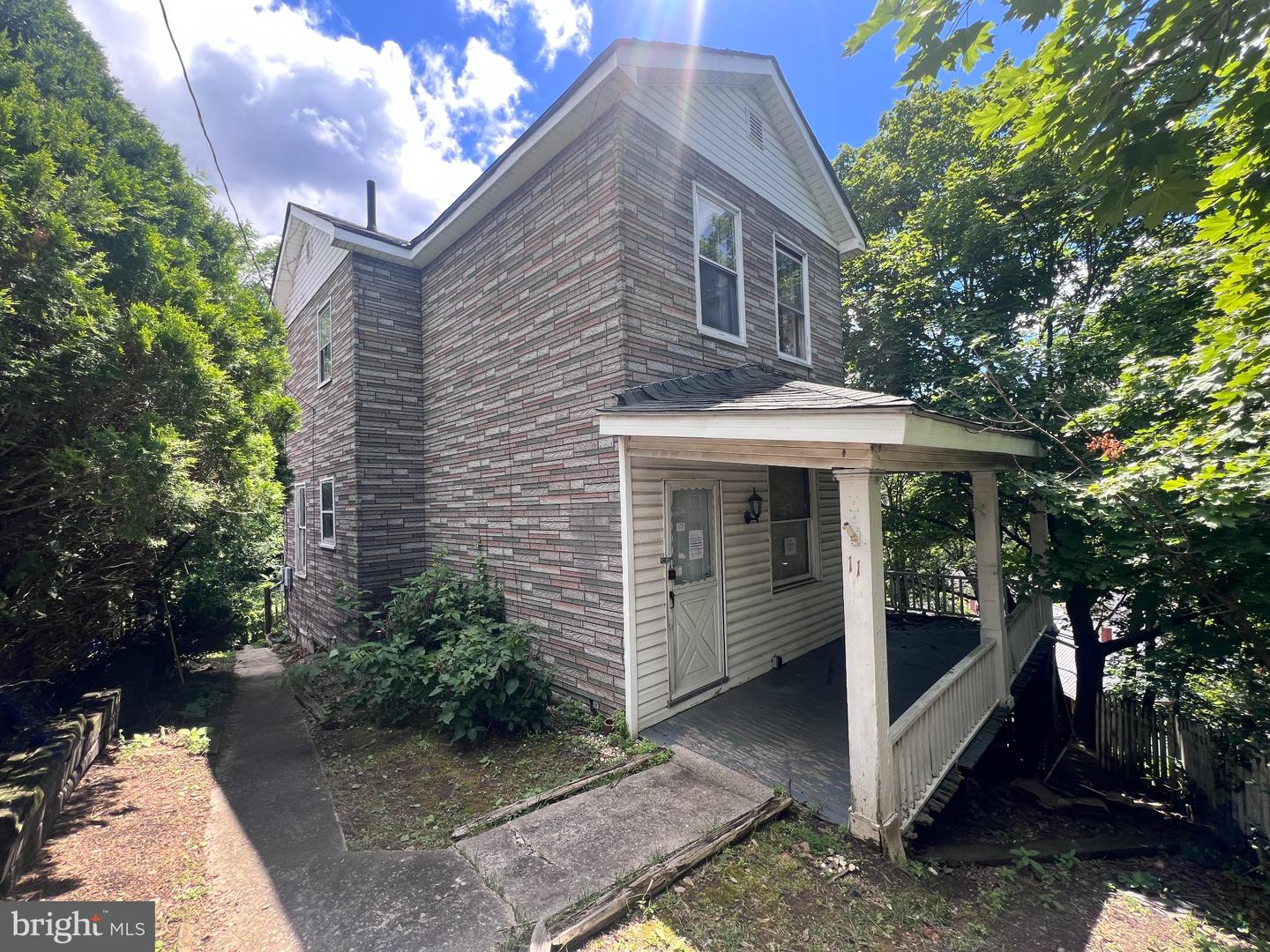 11 W View Ter Property Photo 1