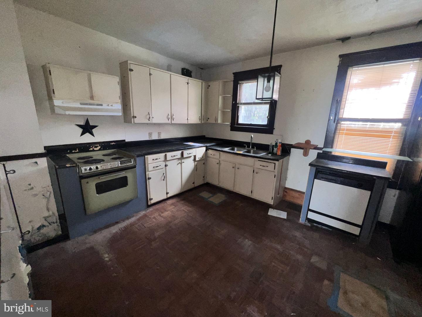 11 W View Ter Property Photo 8