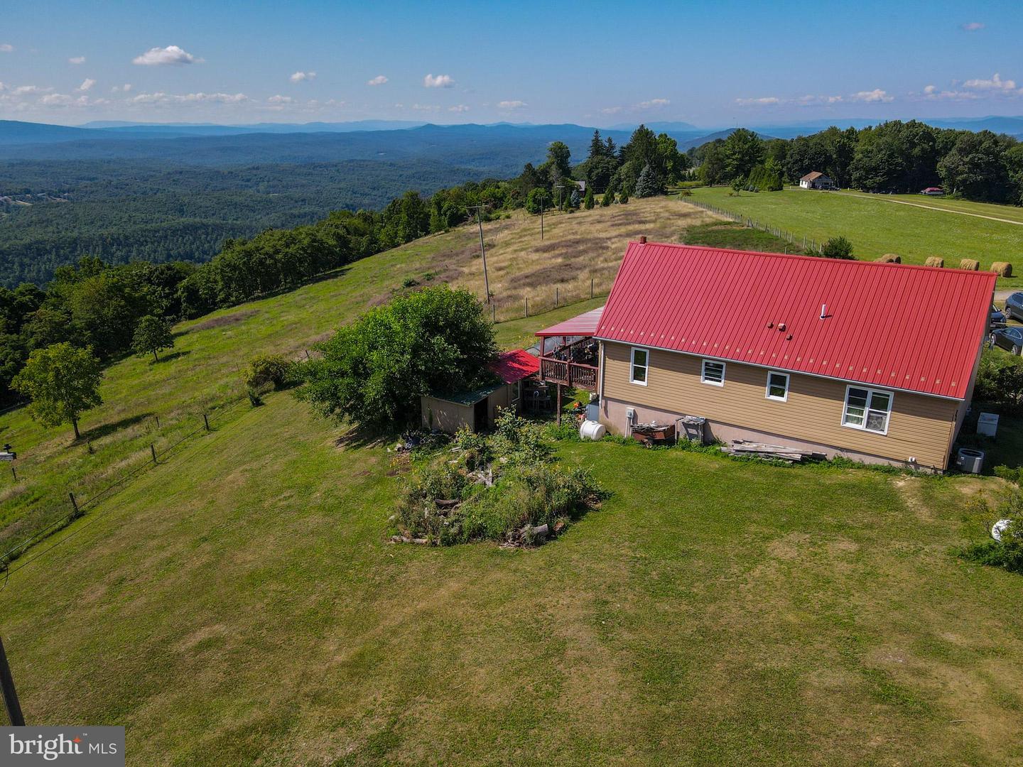 14700 Martins Mountain Ln Property Photo 7