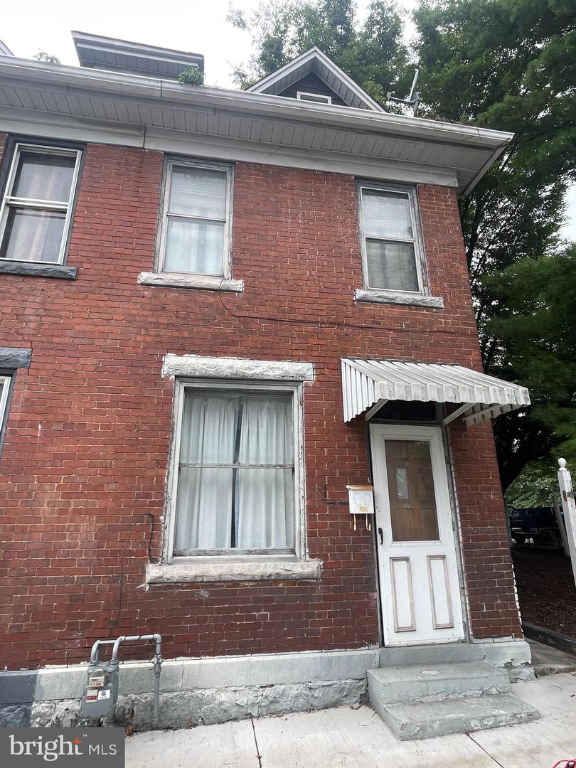 150 POLK ST Property Photo 1