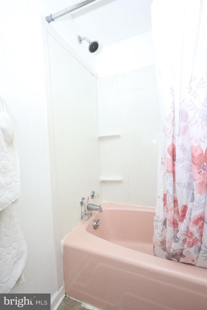 9 Boone St Property Photo 18