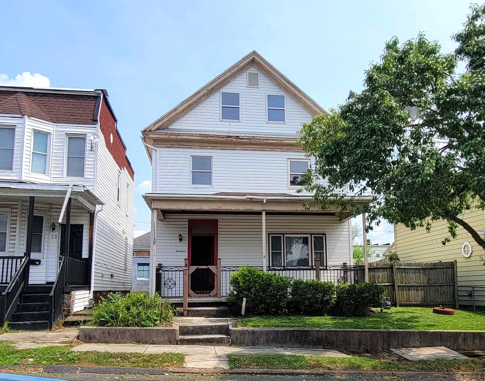 14 Race St Property Photo 1