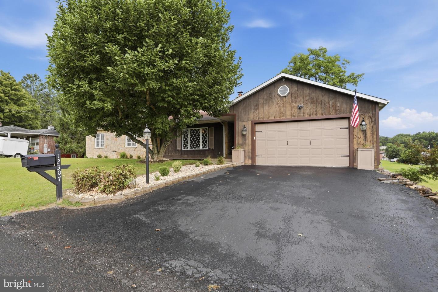 12307 Henry Dr Sw Property Photo 10
