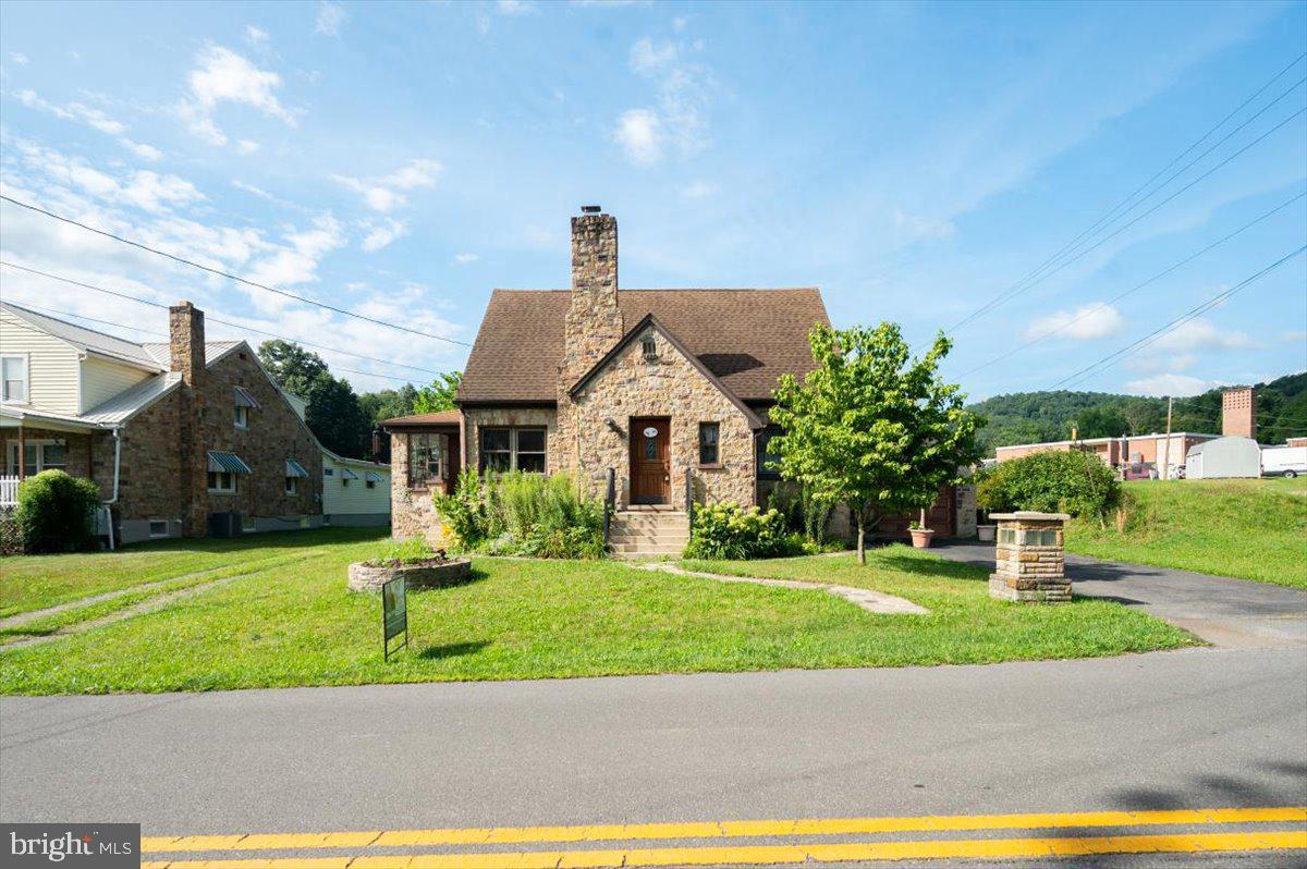 26 Parkside Blvd Property Photo 2