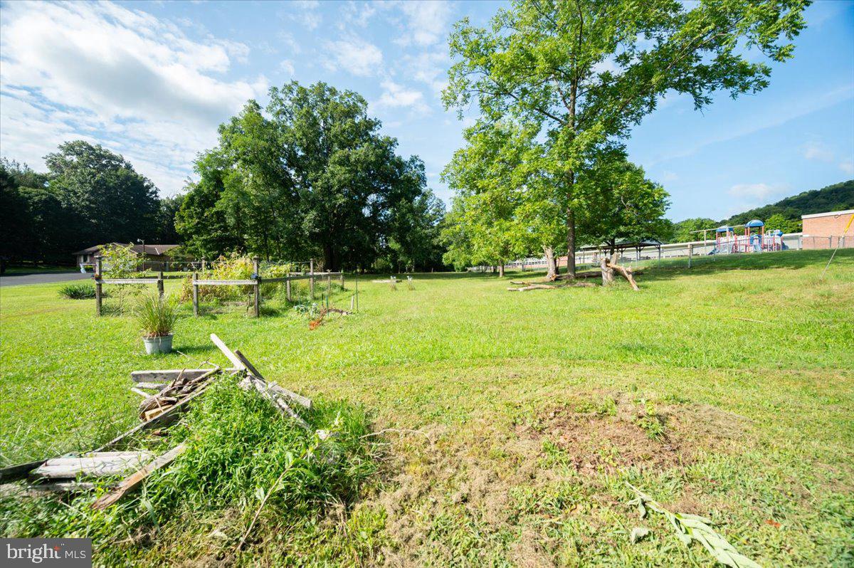 26 Parkside Blvd Property Photo 8