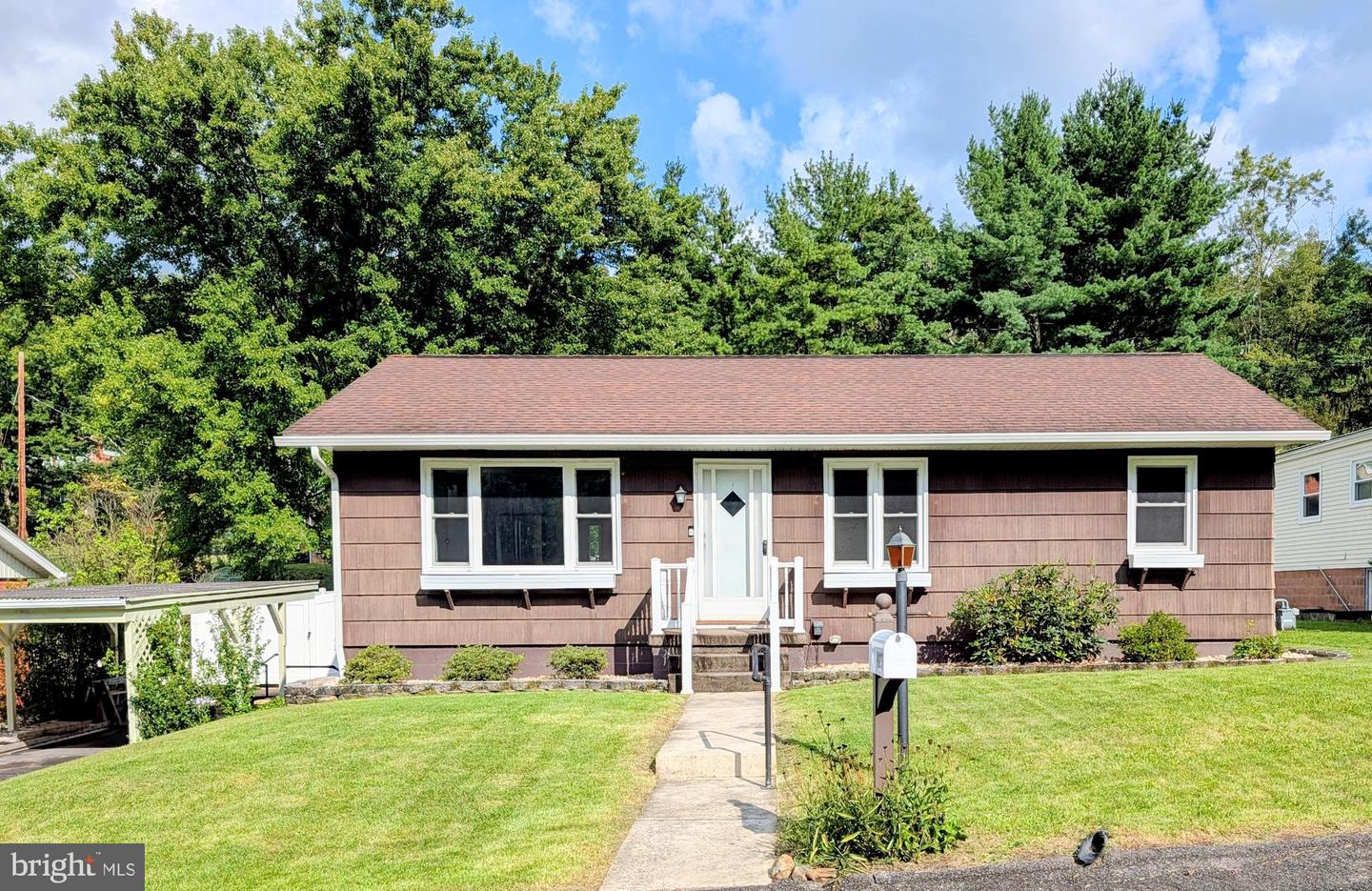 927 WEIRES AVE Property Photo 1
